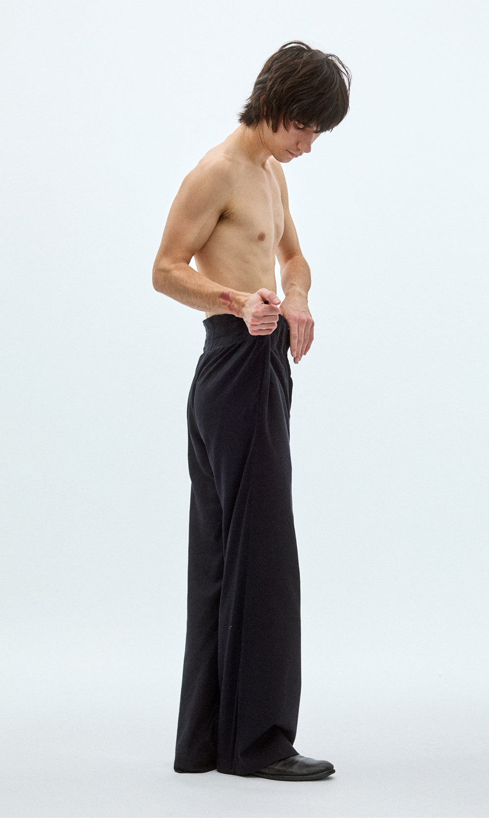 SWEATPANTS (BLACK)